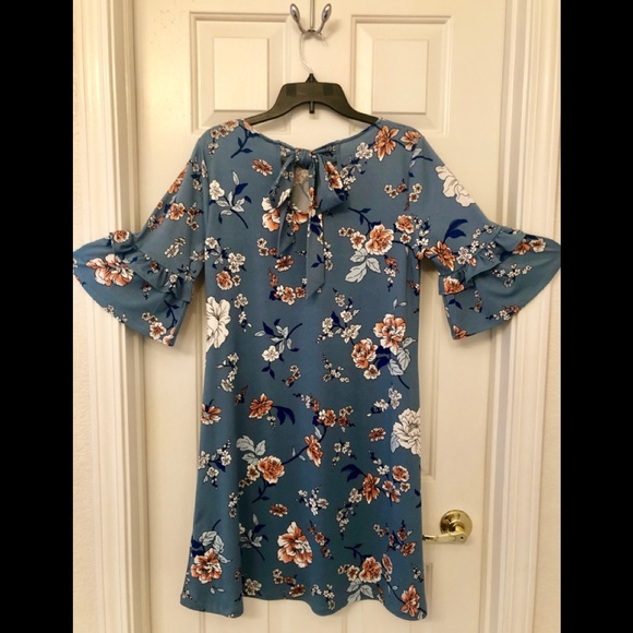 Prissy Floral Bow Tie Dress - Picture 7 of 7